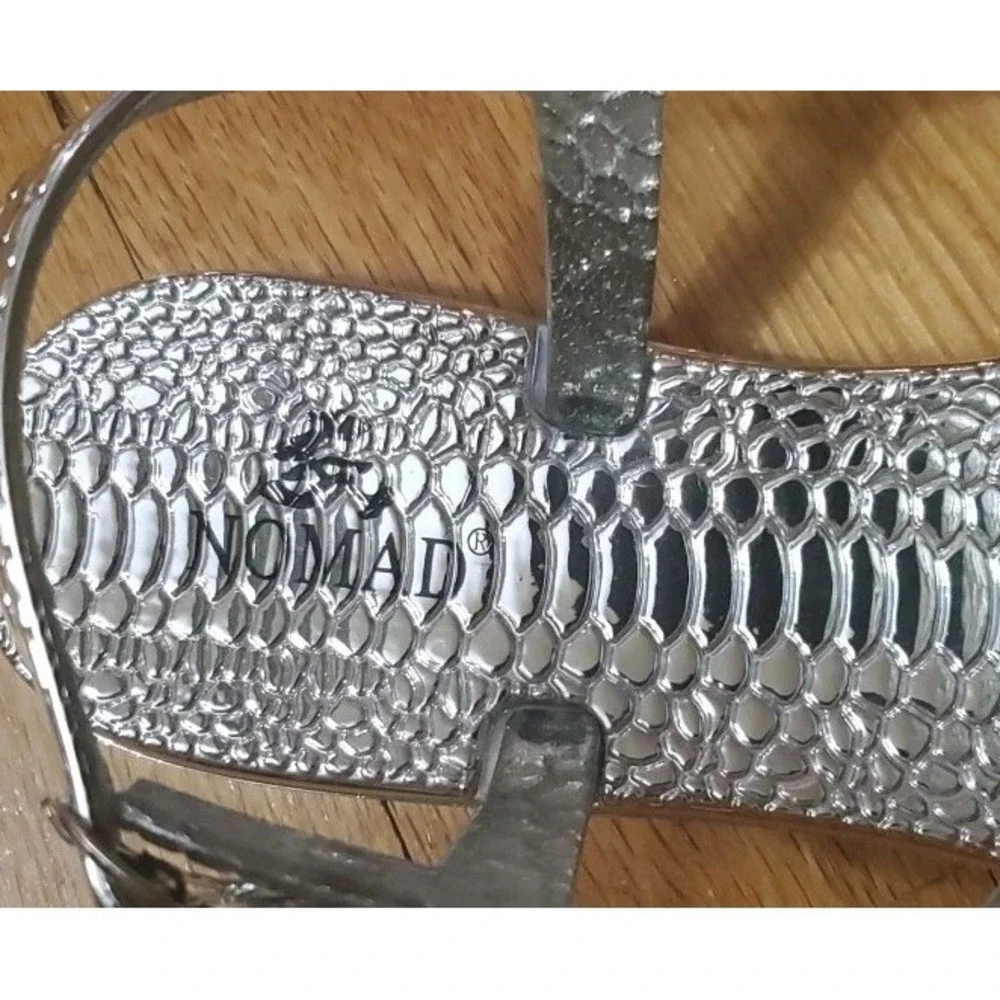 NOMAD Tootsie Sandal Silver‎ Snake Prink Women's Size 9